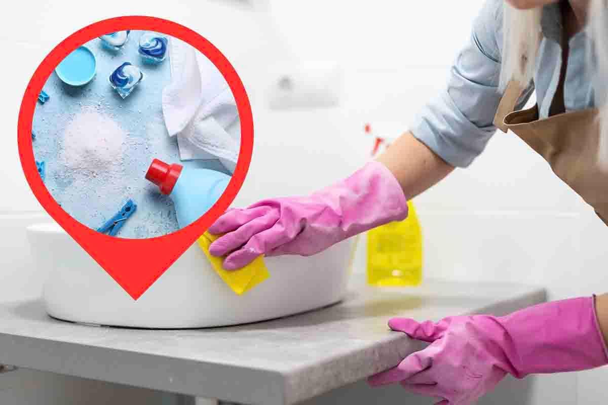 Come eliminare le macchie di detersivo colorato dal bagno